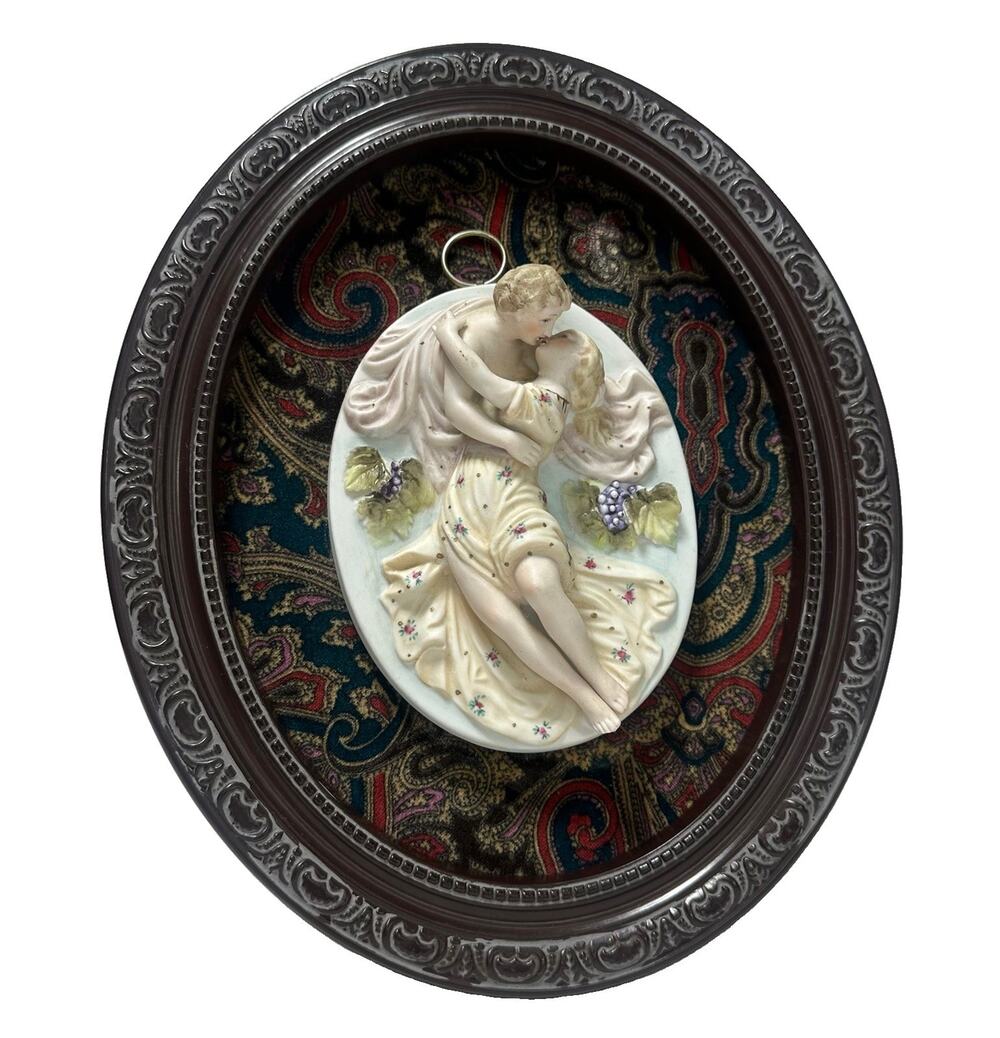 Vintage Framed Porcelain Courting Couple 3D Wall Plaque Oval Romantic Art